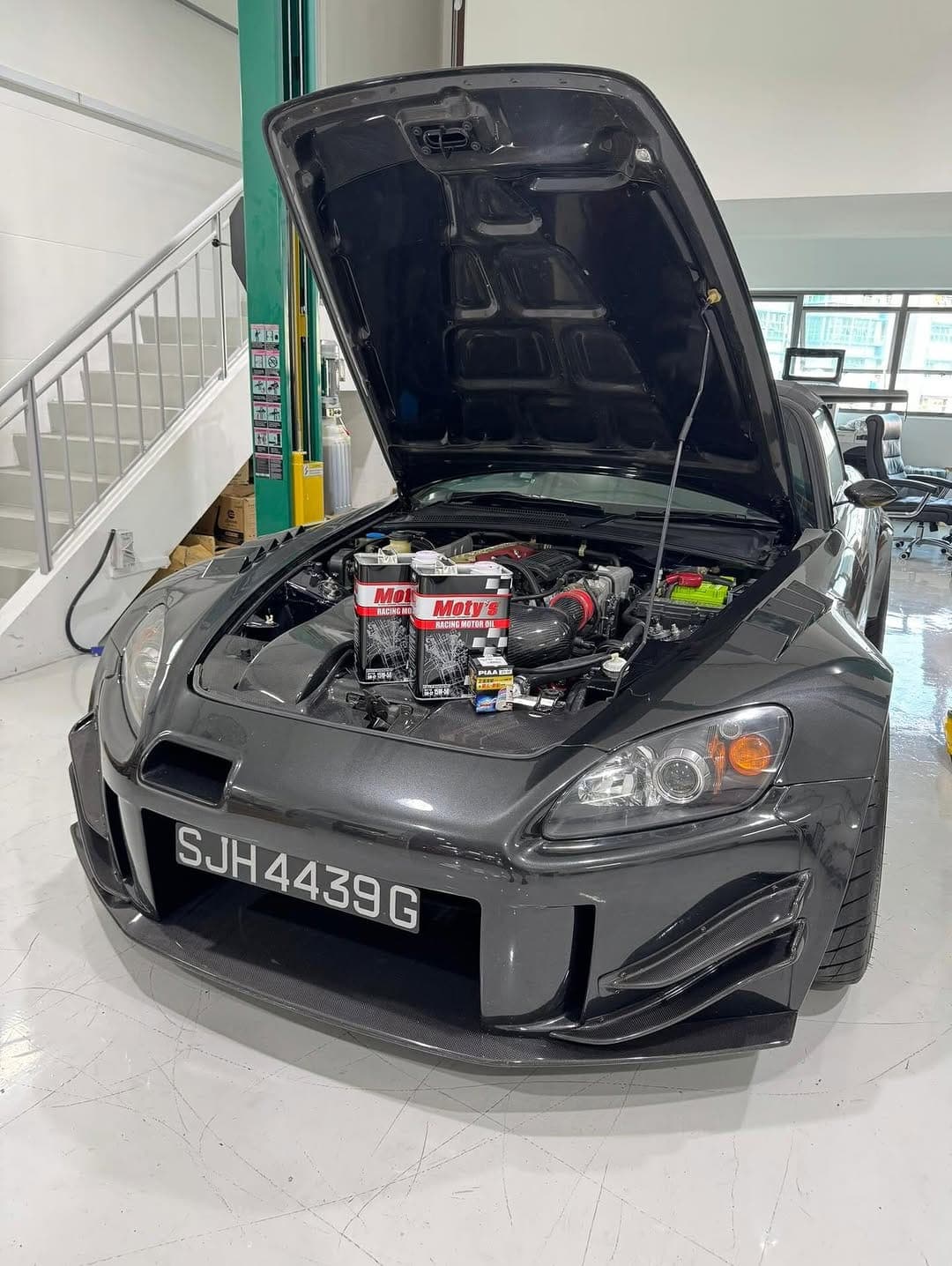 Honda Civic engine bay