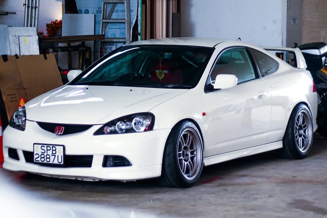 White Honda Integra DC5